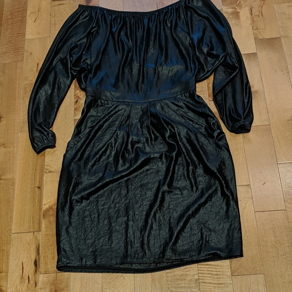 BCBG dress. New. With front pockets. Cool!! - Picture 1 of 4